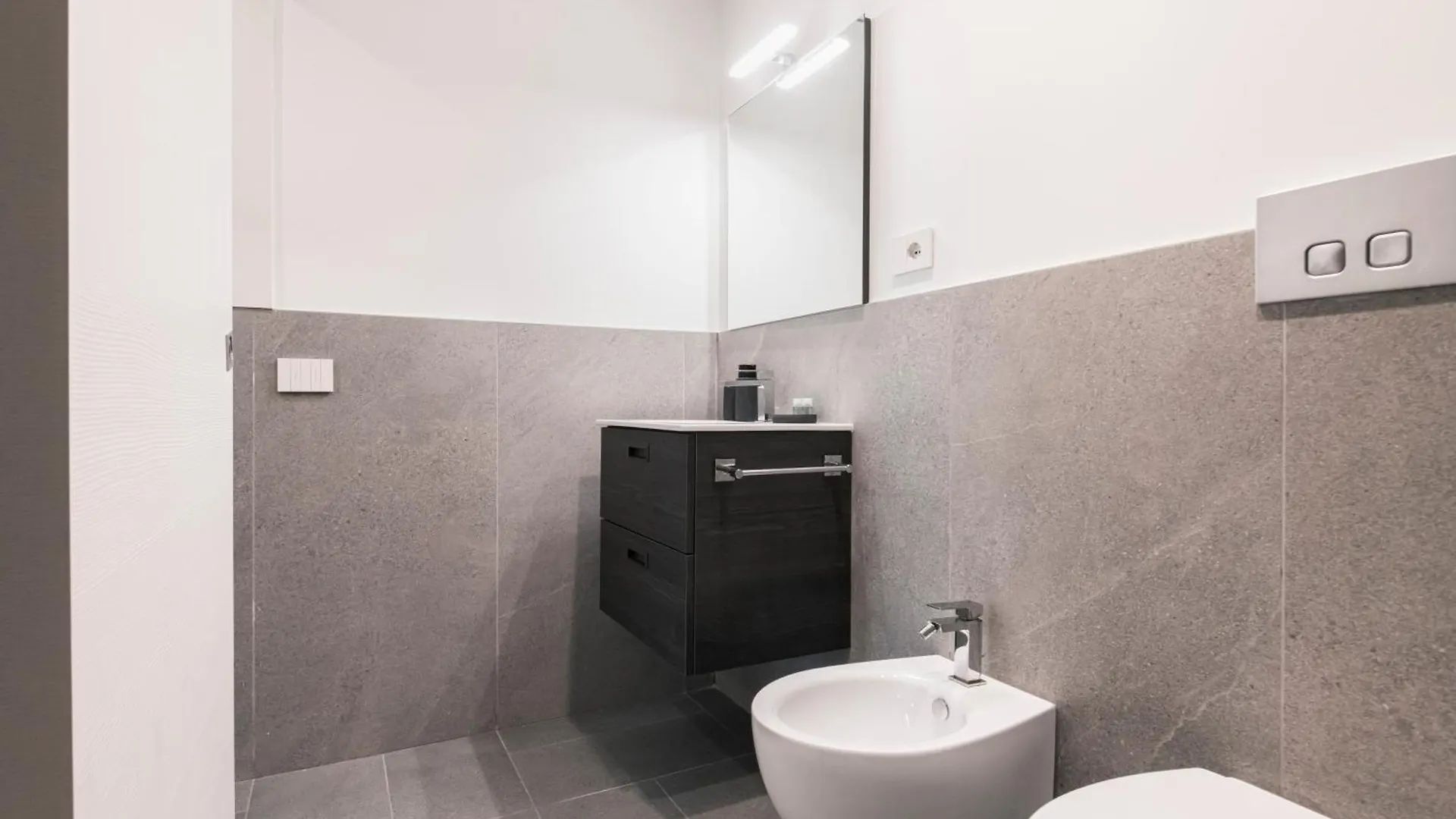Easylife - Modern Apartment With Garden Milan